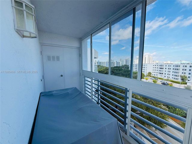 17801 N Bay Rd 614, Sunny Isles Beach, FL 33160