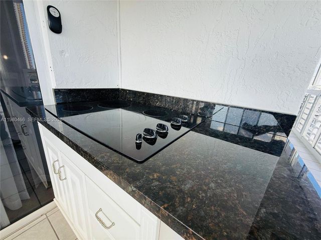 17801 N Bay Rd 614, Sunny Isles Beach, FL 33160