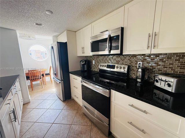 17801 N Bay Rd 614, Sunny Isles Beach, FL 33160