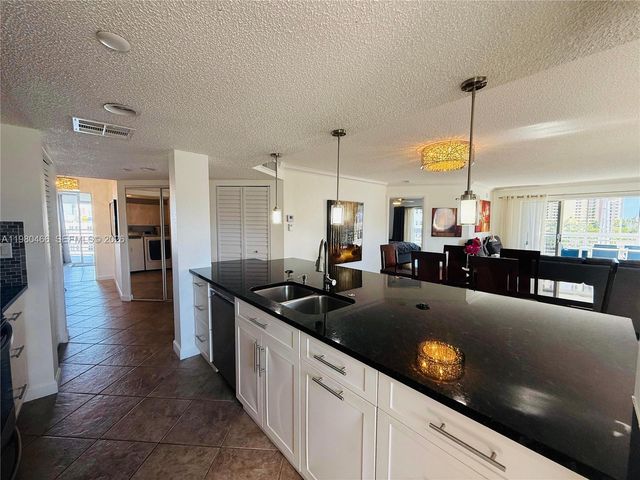 17801 N Bay Rd 614, Sunny Isles Beach, FL 33160