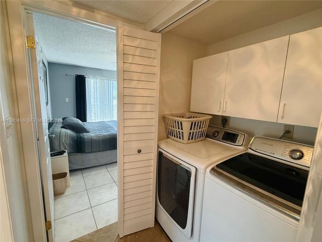 17801 N Bay Rd 614, Sunny Isles Beach, FL 33160