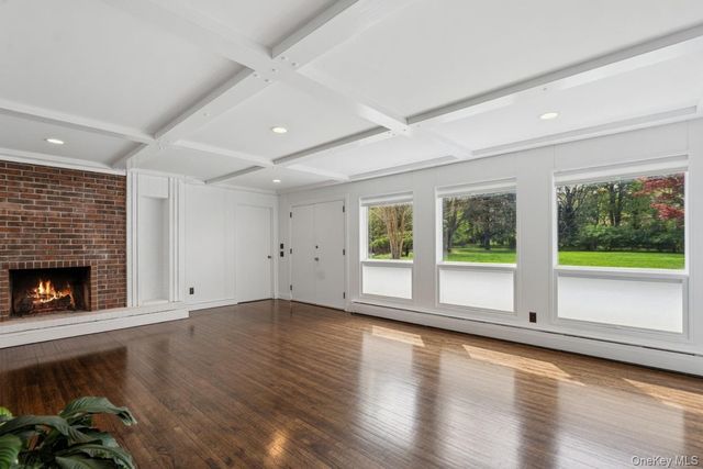 19 Frost Creek Drive, Locust Valley, NY 11560