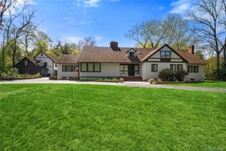19 Frost Creek Drive, Locust Valley, NY 11560