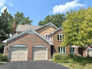 1604 E Clayton Court, Arlington Heights, IL 60004