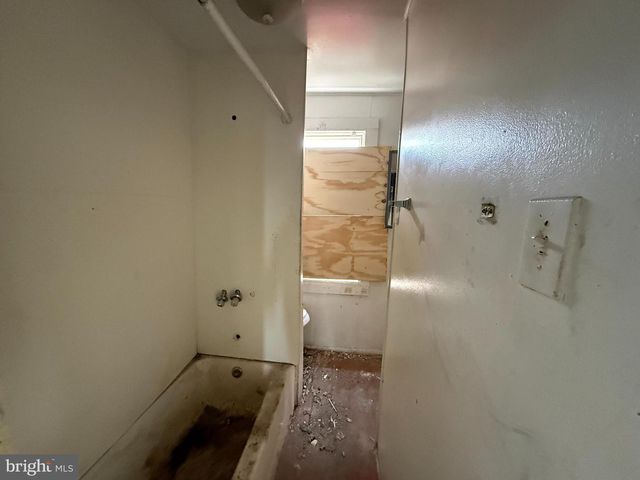 3301 NOBLE ST, Baltimore, MD 21224