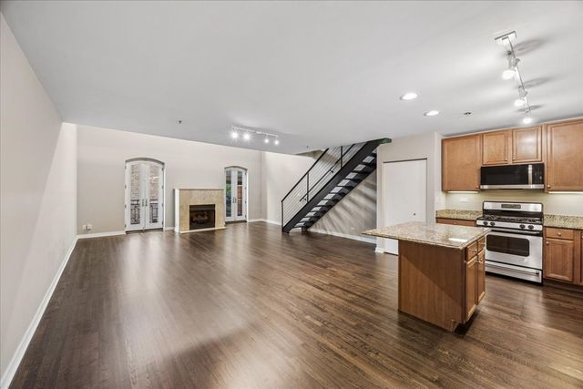 331 S Ridgeland Avenue C, Oak Park, IL 60304