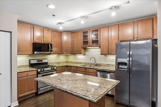331 S Ridgeland Avenue C, Oak Park, IL 60304