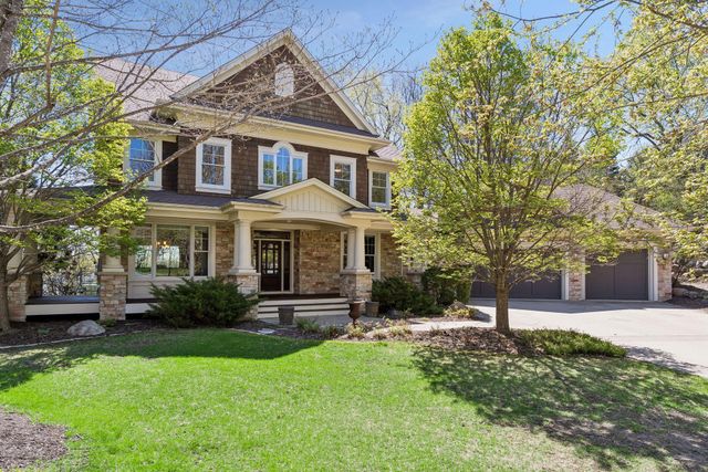 1750 Lucy Ridge Court, Chanhassen, MN 55317