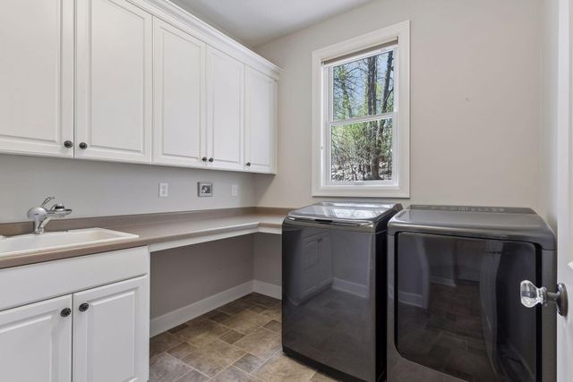 1750 Lucy Ridge Court, Chanhassen, MN 55317