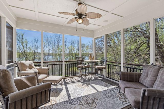 1750 Lucy Ridge Court, Chanhassen, MN 55317