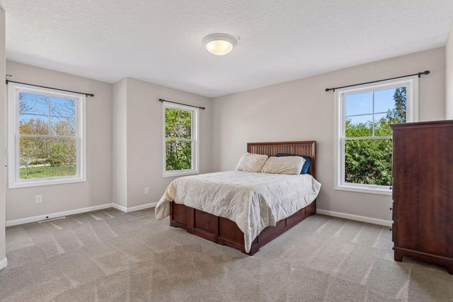 1750 Lucy Ridge Court, Chanhassen, MN 55317