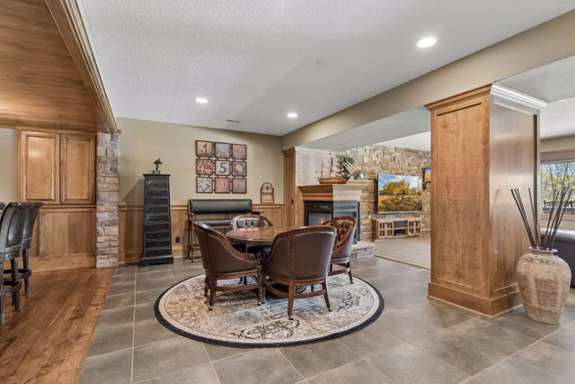 1750 Lucy Ridge Court, Chanhassen, MN 55317