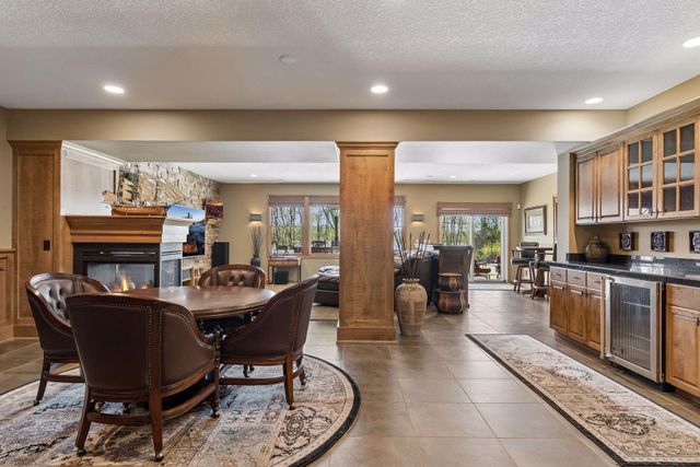 1750 Lucy Ridge Court, Chanhassen, MN 55317