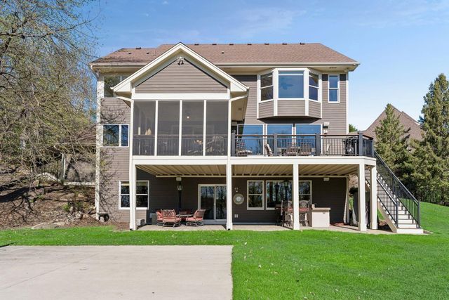 1750 Lucy Ridge Court, Chanhassen, MN 55317