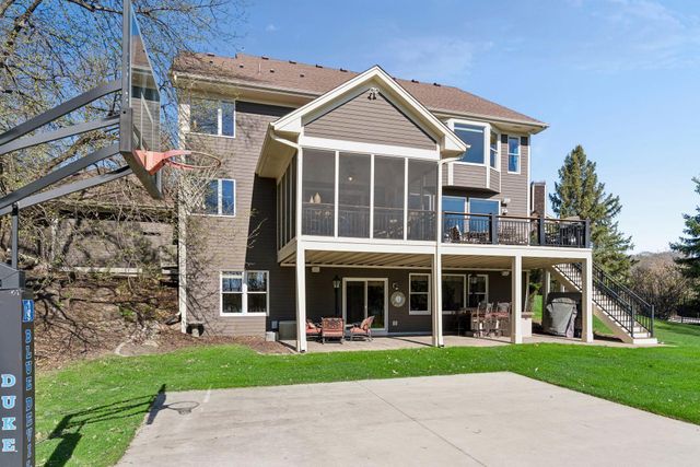 1750 Lucy Ridge Court, Chanhassen, MN 55317