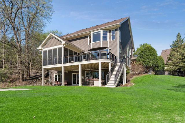 1750 Lucy Ridge Court, Chanhassen, MN 55317