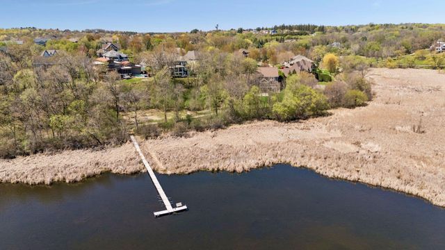 1750 Lucy Ridge Court, Chanhassen, MN 55317