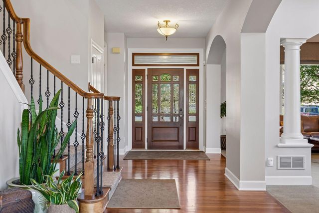 1750 Lucy Ridge Court, Chanhassen, MN 55317