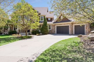 1750 Lucy Ridge Court, Chanhassen, MN 55317