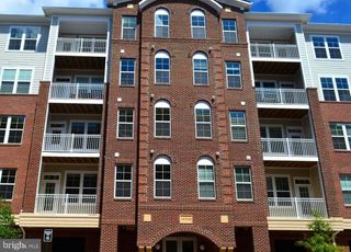 13724 NEIL ARMSTRONG AVE #202, Herndon, VA 20171