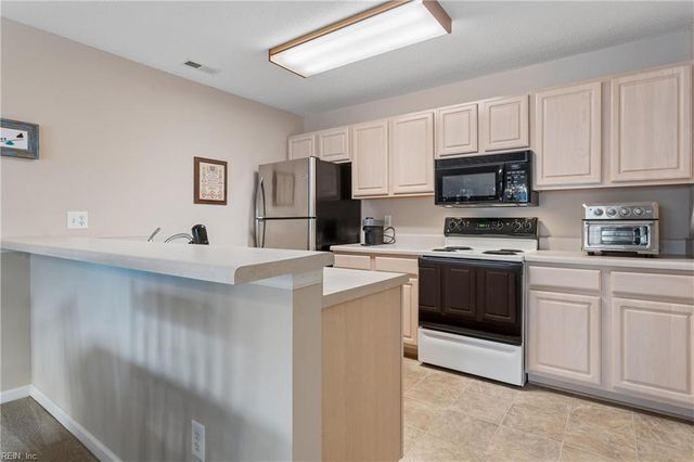 2101 Westgate CIR, Williamsburg, VA 23185