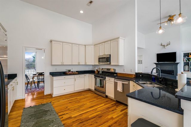 446 ROCKFISH SCHOOL LN, Afton, VA 22920