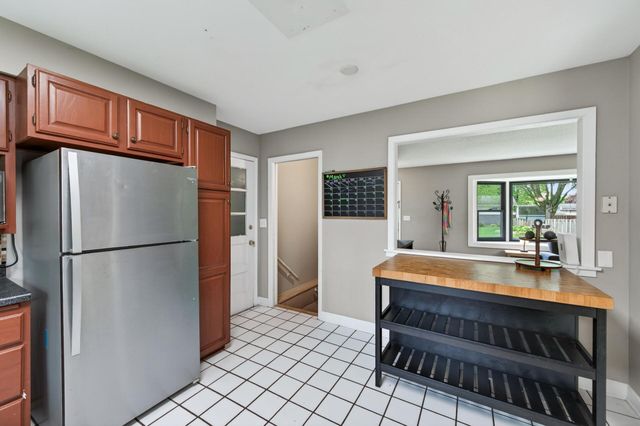 2041 Emerald Lane, Eagan, MN 55122
