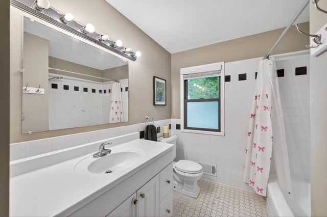 2041 Emerald Lane, Eagan, MN 55122