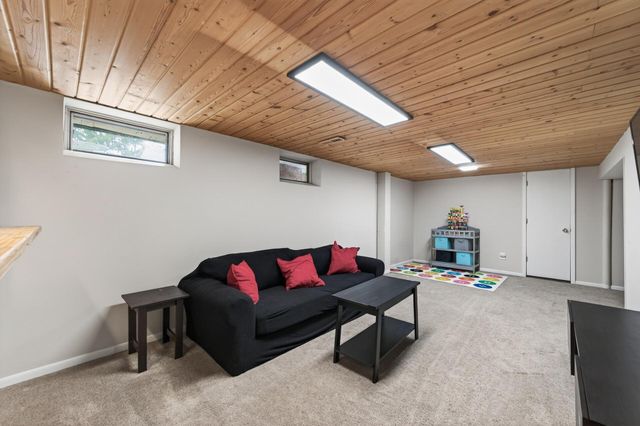 2041 Emerald Lane, Eagan, MN 55122