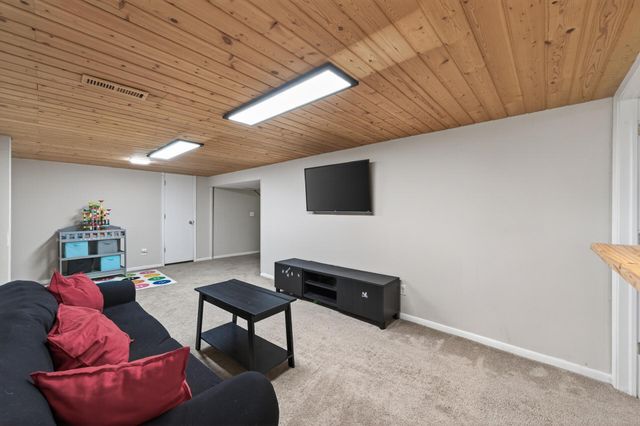 2041 Emerald Lane, Eagan, MN 55122