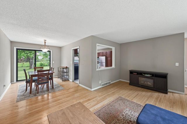 2041 Emerald Lane, Eagan, MN 55122