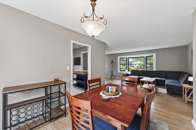 2041 Emerald Lane, Eagan, MN 55122