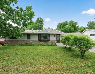 2041 Emerald Lane, Eagan, MN 55122