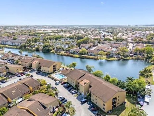 15430 SW 82nd Ln 625, Miami, FL 33193