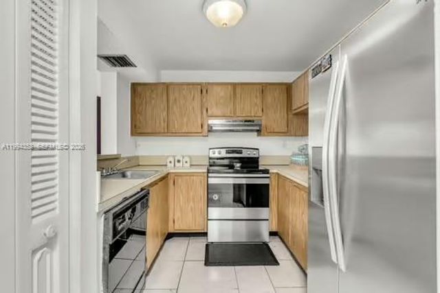 15430 SW 82nd Ln 625, Miami, FL 33193