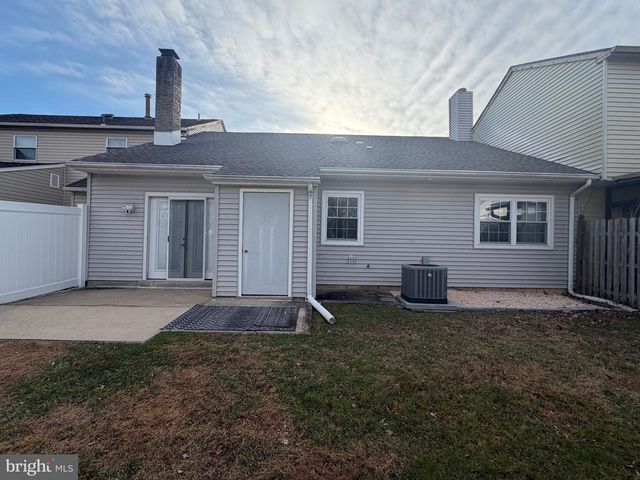 9 IRONGATE DR, Voorhees, NJ 08043