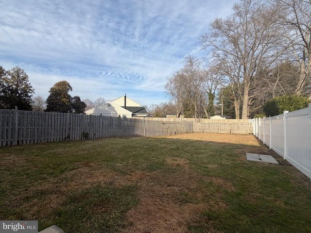 9 IRONGATE DR, Voorhees, NJ 08043