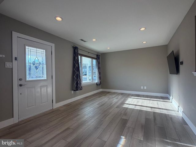 9 IRONGATE DR, Voorhees, NJ 08043