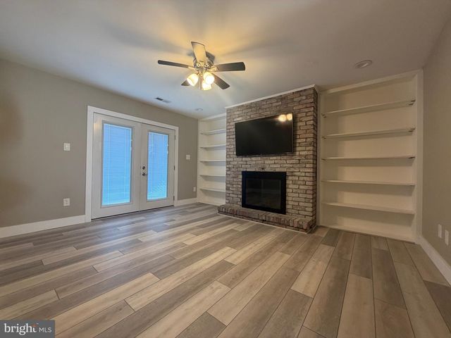 9 IRONGATE DR, Voorhees, NJ 08043