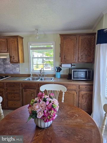 101 ROUNDUP RD, Middle River, MD 21220