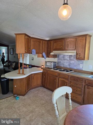 101 ROUNDUP RD, Middle River, MD 21220