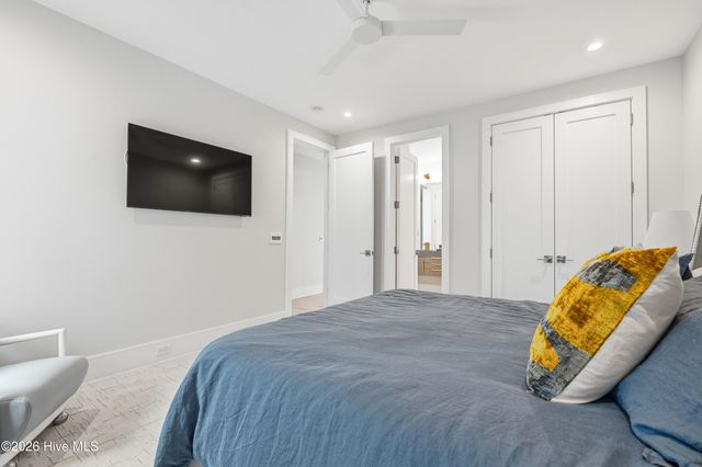 22 Watchpost Place, Hampstead, NC 28443