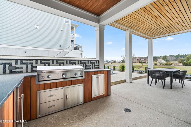 22 Watchpost Place, Hampstead, NC 28443