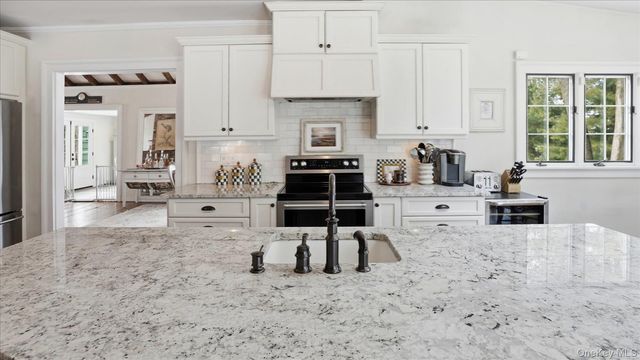 5 Wendover Road, Setauket, NY 11733