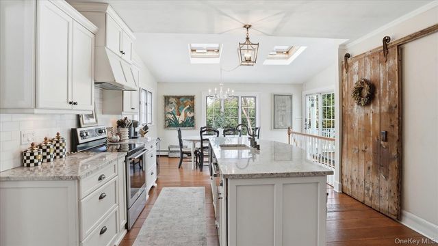 5 Wendover Road, Setauket, NY 11733