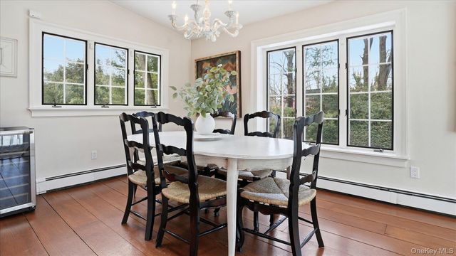 5 Wendover Road, Setauket, NY 11733