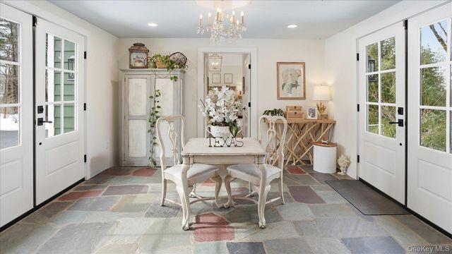 5 Wendover Road, Setauket, NY 11733