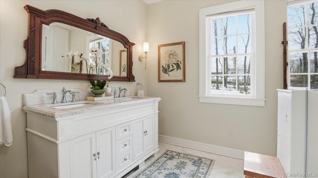 5 Wendover Road, Setauket, NY 11733