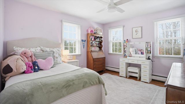 5 Wendover Road, Setauket, NY 11733