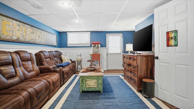 5 Wendover Road, Setauket, NY 11733